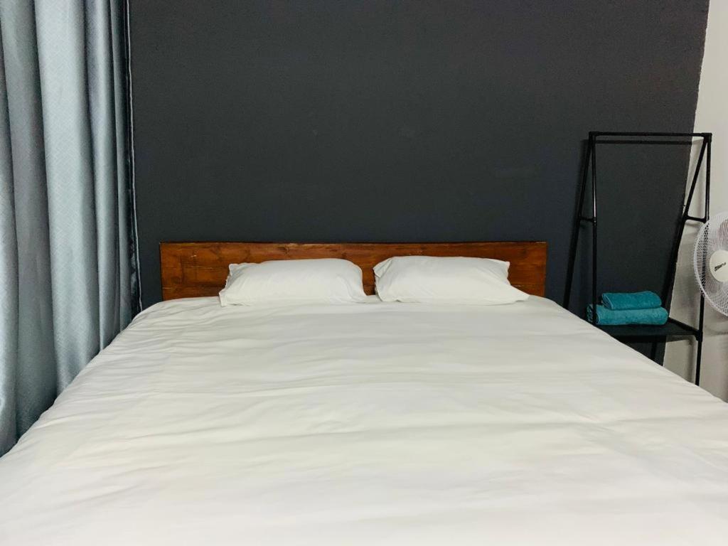 Afrikawisa At O.R. Tambo International Airport Bed & Breakfast Kempton Park Exterior photo