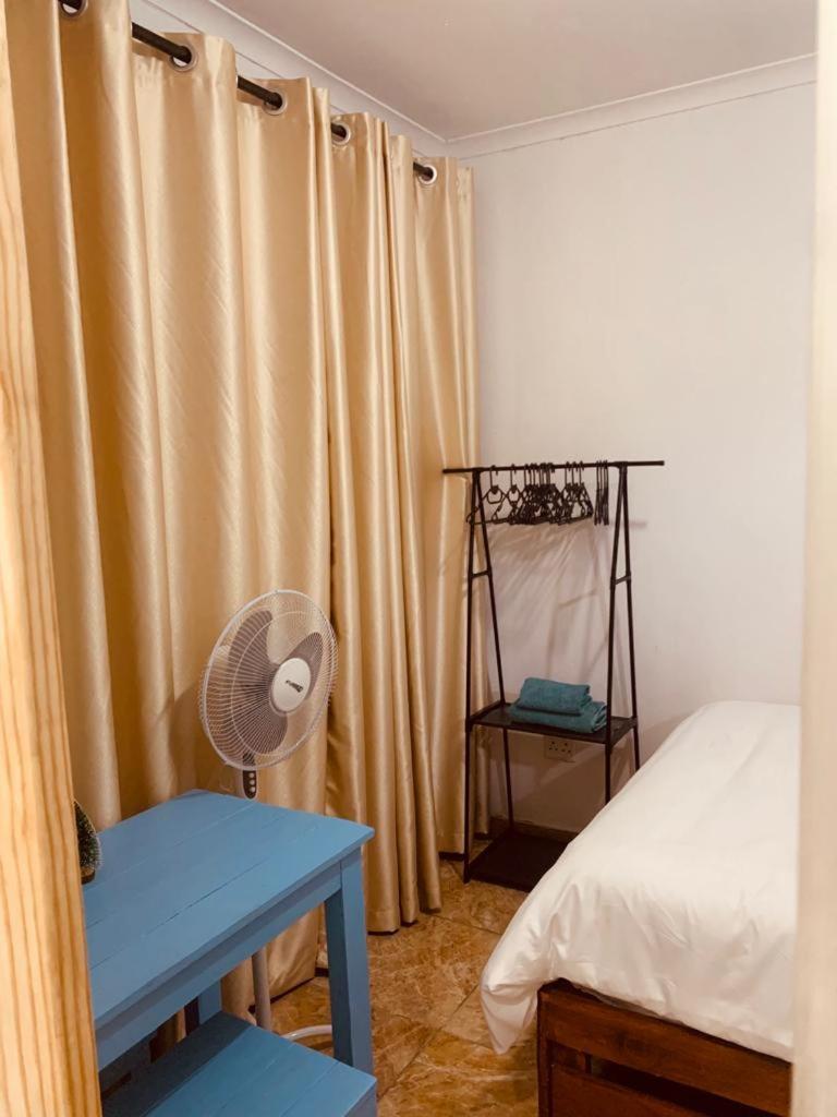 Afrikawisa At O.R. Tambo International Airport Bed & Breakfast Kempton Park Exterior photo
