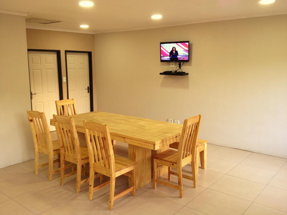 Afrikawisa At O.R. Tambo International Airport Bed & Breakfast Kempton Park Exterior photo